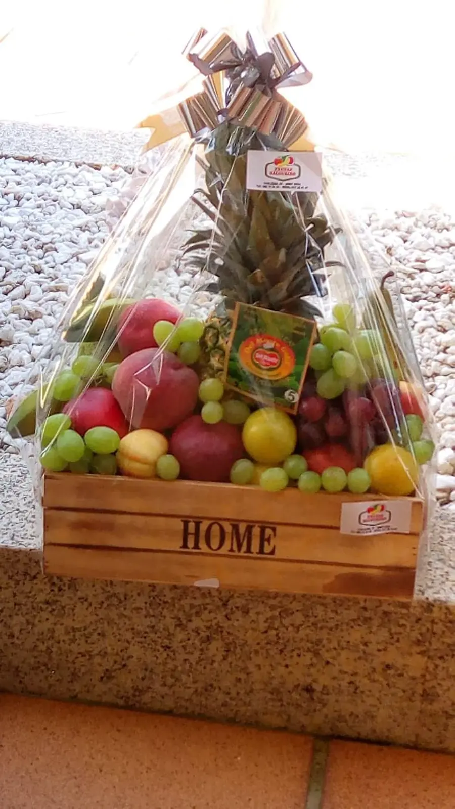 cesta pequena fruta