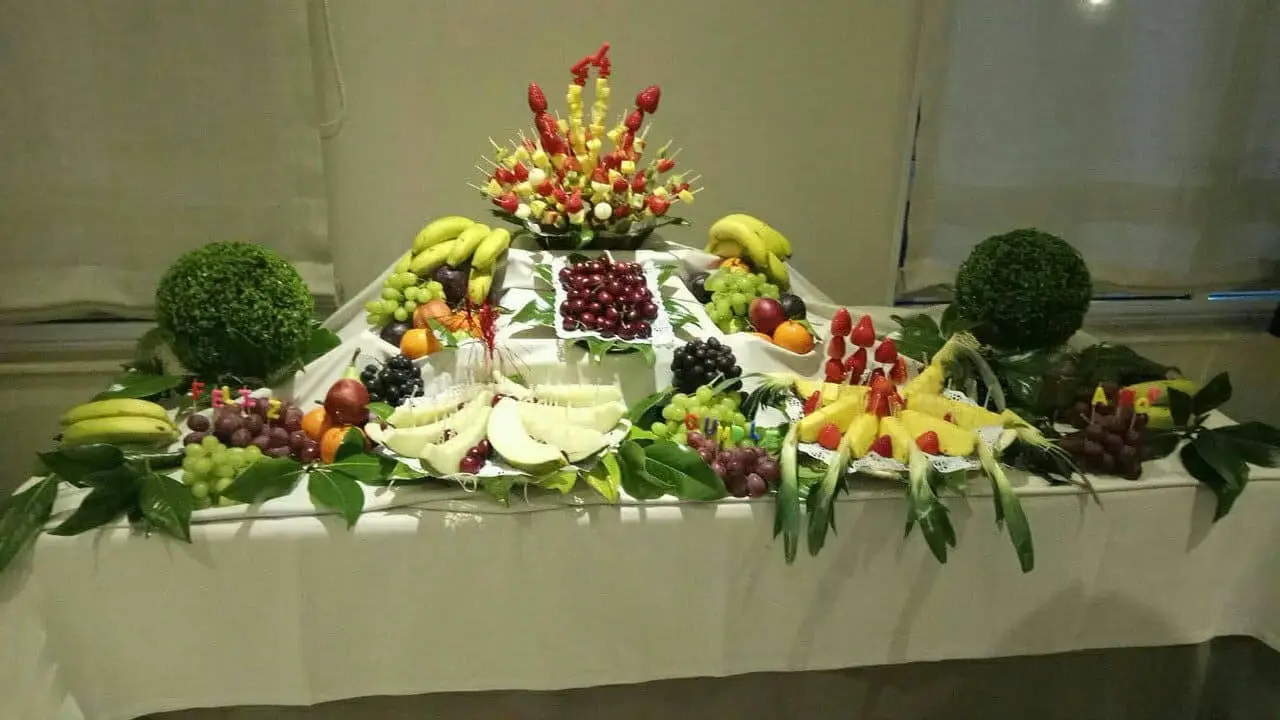 mesa fruta mediana
